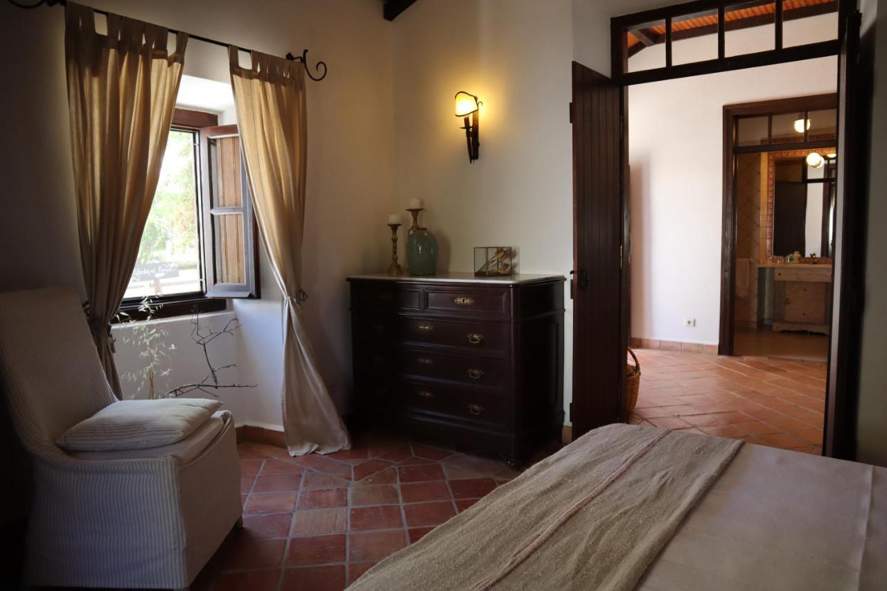 Os Agostos Bed & Breakfast Luaran gambar