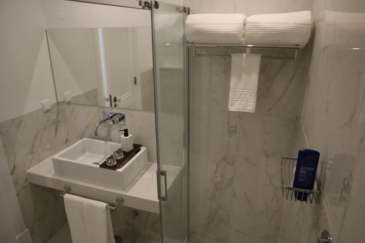 Os Agostos Bed & Breakfast Luaran gambar