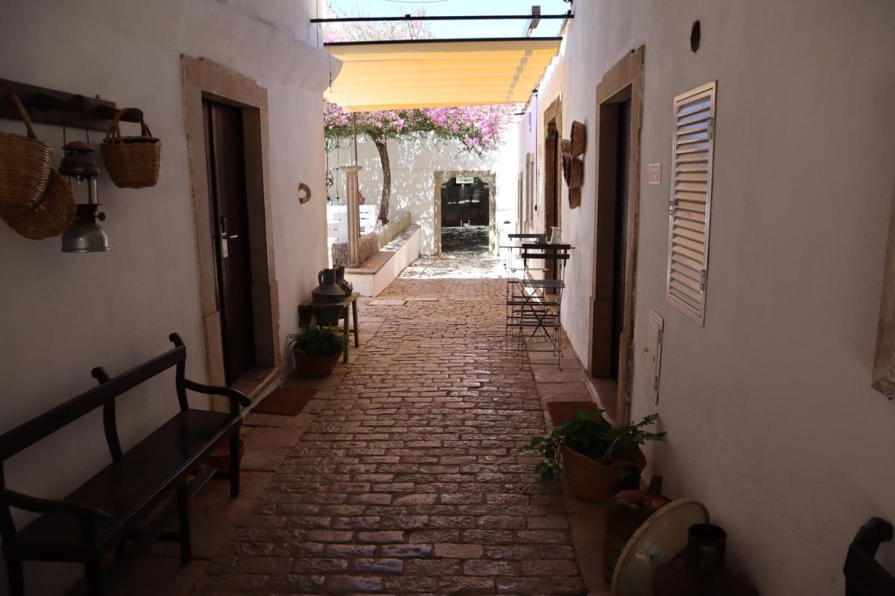 Os Agostos Bed & Breakfast Luaran gambar
