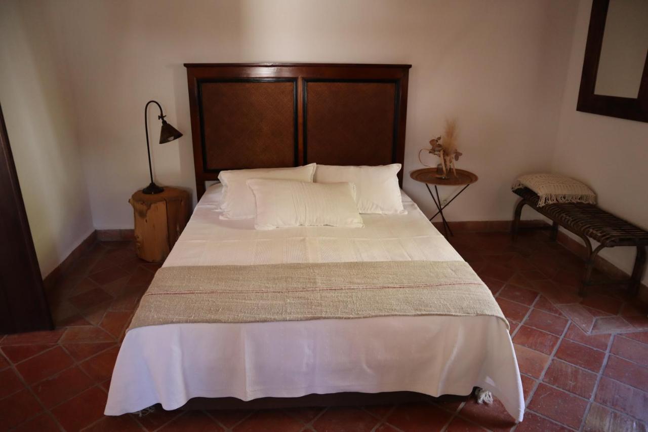 Os Agostos Bed & Breakfast Luaran gambar