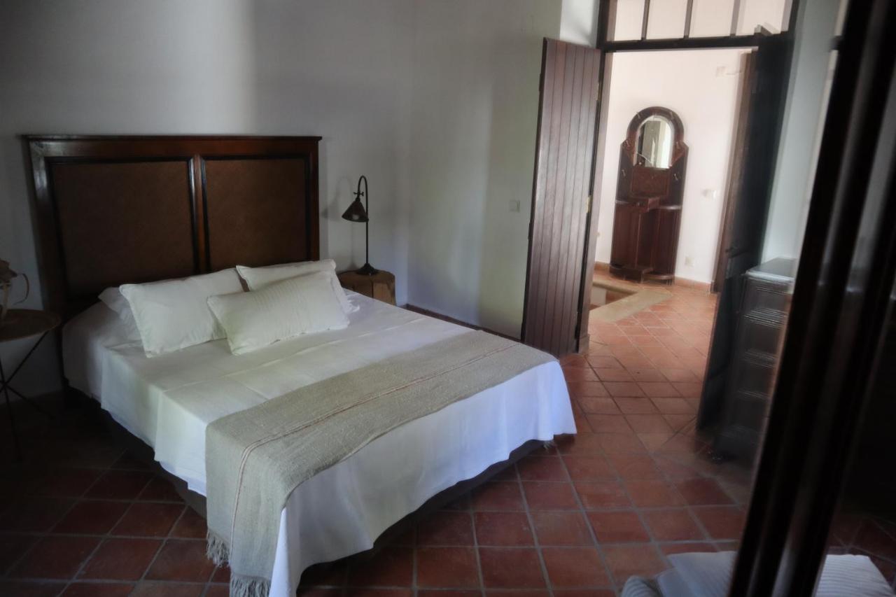 Os Agostos Bed & Breakfast Luaran gambar