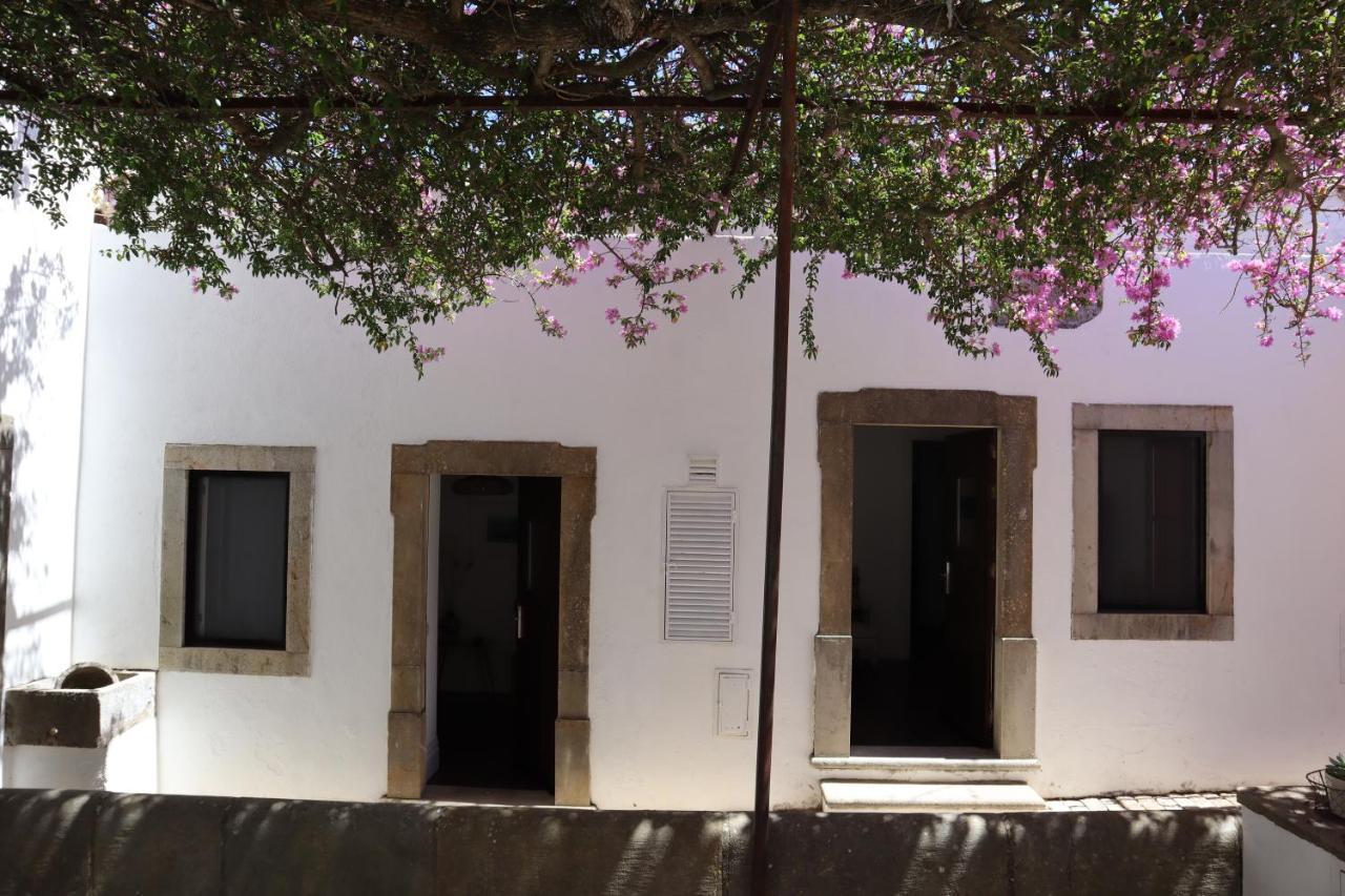 Os Agostos Bed & Breakfast Luaran gambar