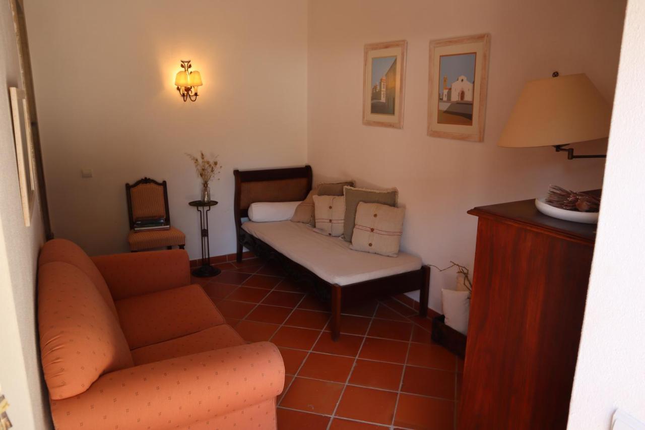 Os Agostos Bed & Breakfast Luaran gambar